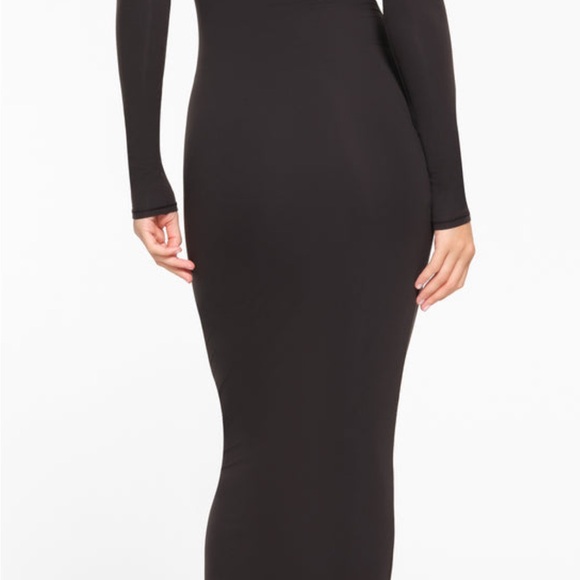 SKIMS Fits Everybody Onyx Maxi Dress - Picture 4 of 5